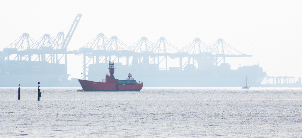 Maersk McKinney in port Felixtowe