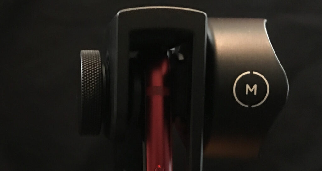 Moment O Series Lens mount on Iphone from the side