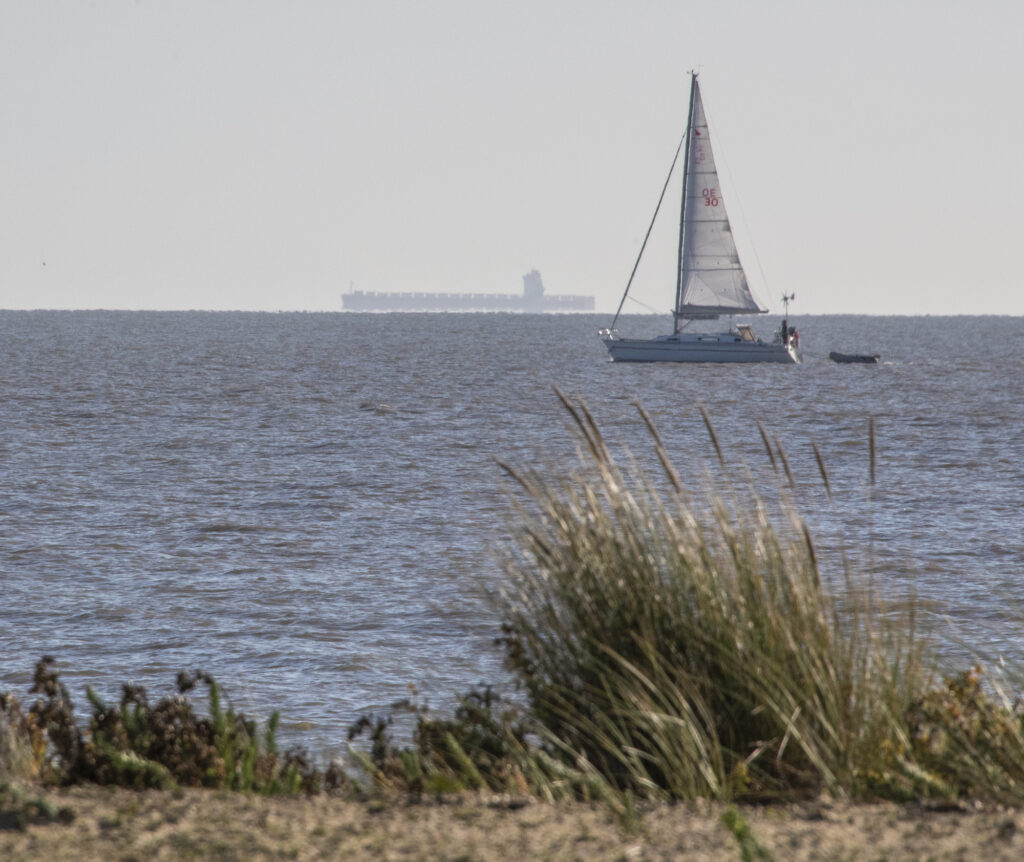 Distant Ship on horizon