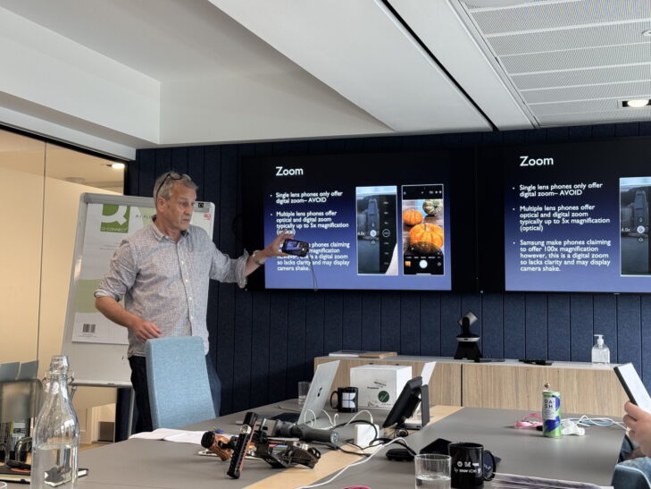 tutor presentation during phone photography workshop